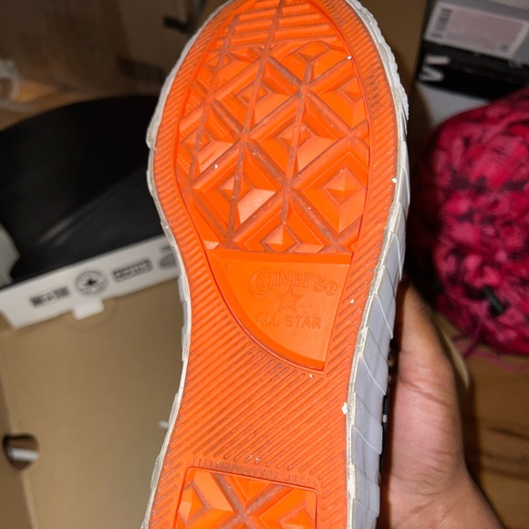 not a chuck converse - Picture 3 of 3